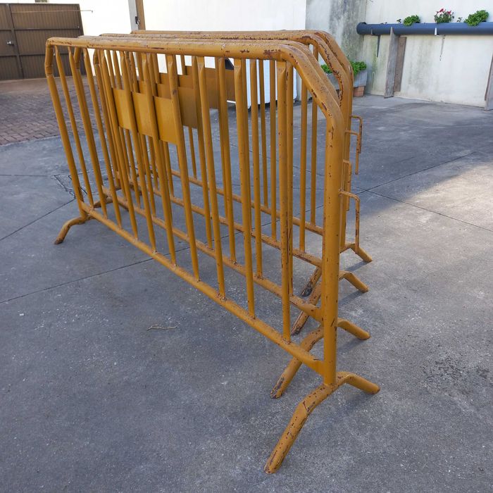 Barreiras ou grades anti-motim