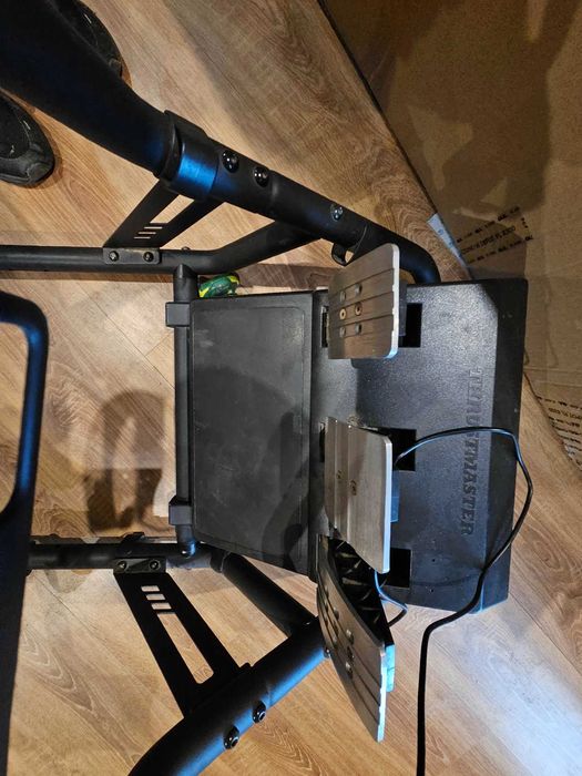 Zestaw SIMRACING PRO – Thrustmaster + Shifter + Kokpit + Fotel Huzaro