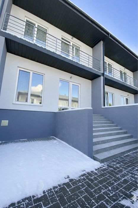 Продам  таунхаус з окремим двором,рн Таращанський.