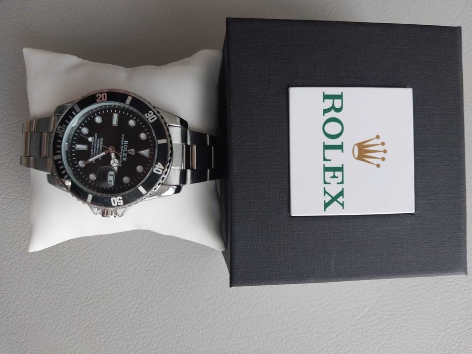 Часы Rolex Submariner в коробочке