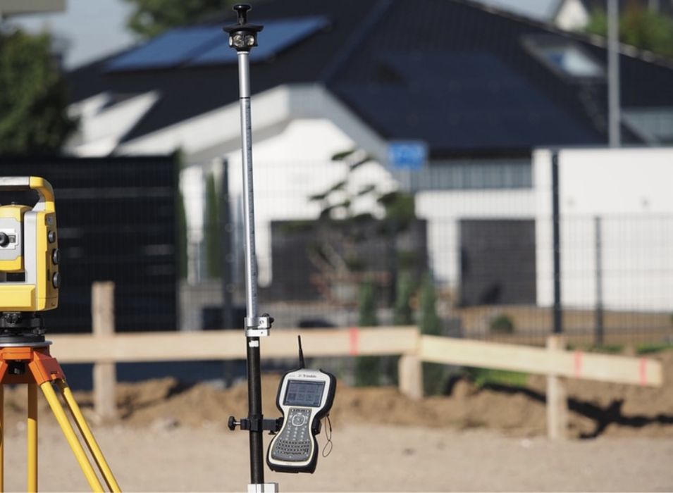 Геодезія / Винос меж земельних ділянок / Катастрові зйомки.