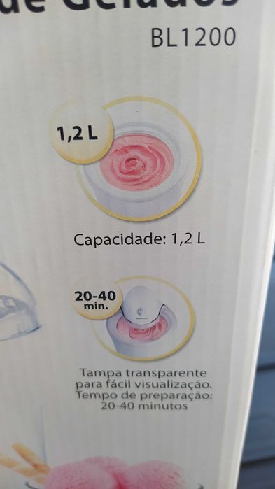 Máquina de fazer gelados nova
