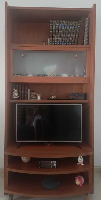 movel de sala de tv , bom estado