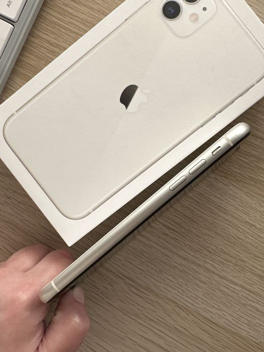 Iphone 11 branco em ótimo estado