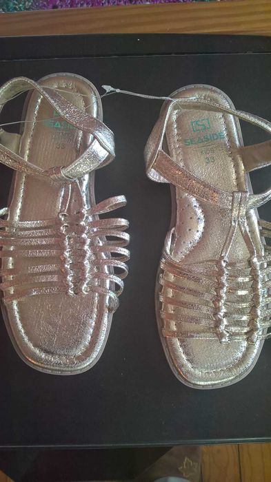 sandalias n:33 novas , para menina