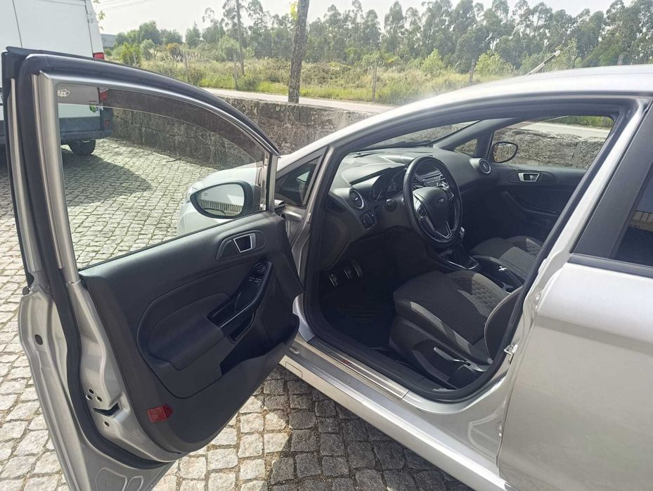 Ford Fiesta ST line 5 portas