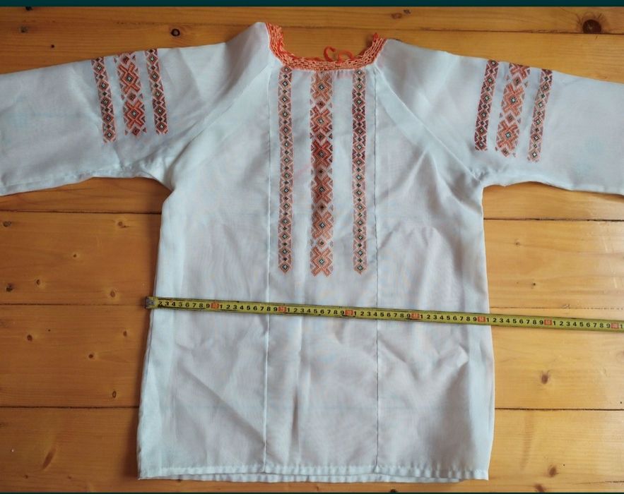 Вишиванка на хлопчика та жіноча