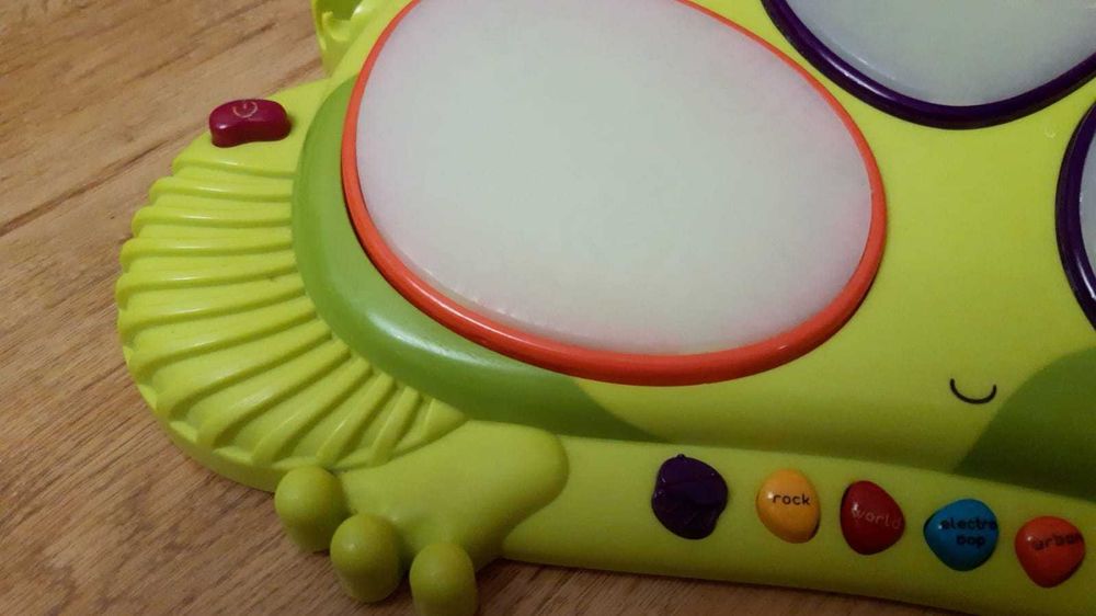 Продам гитара, барабан Battat