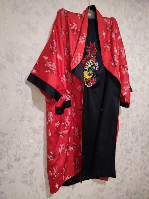 Двосторонній халат з вишивкою в японському стилі