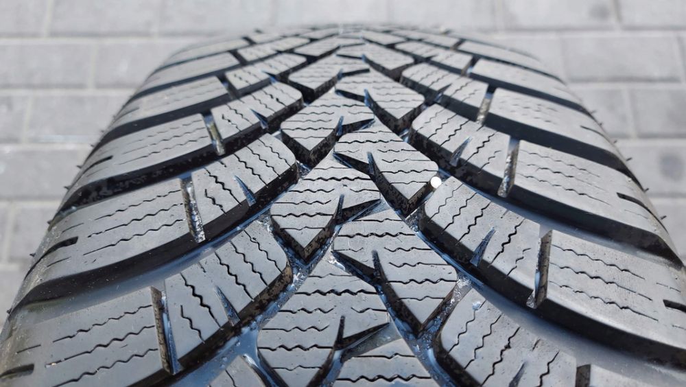 4x 225/60R17 103H Falken HS01 SUV /2x 8mm 2x 6,5mm