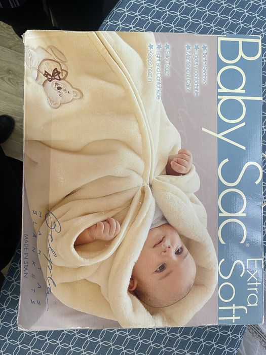 Конверт двох кольорів на замочку та кнопочках