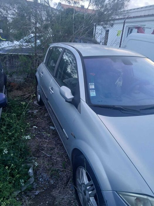 Vendo renaul megane para pecas inteiro