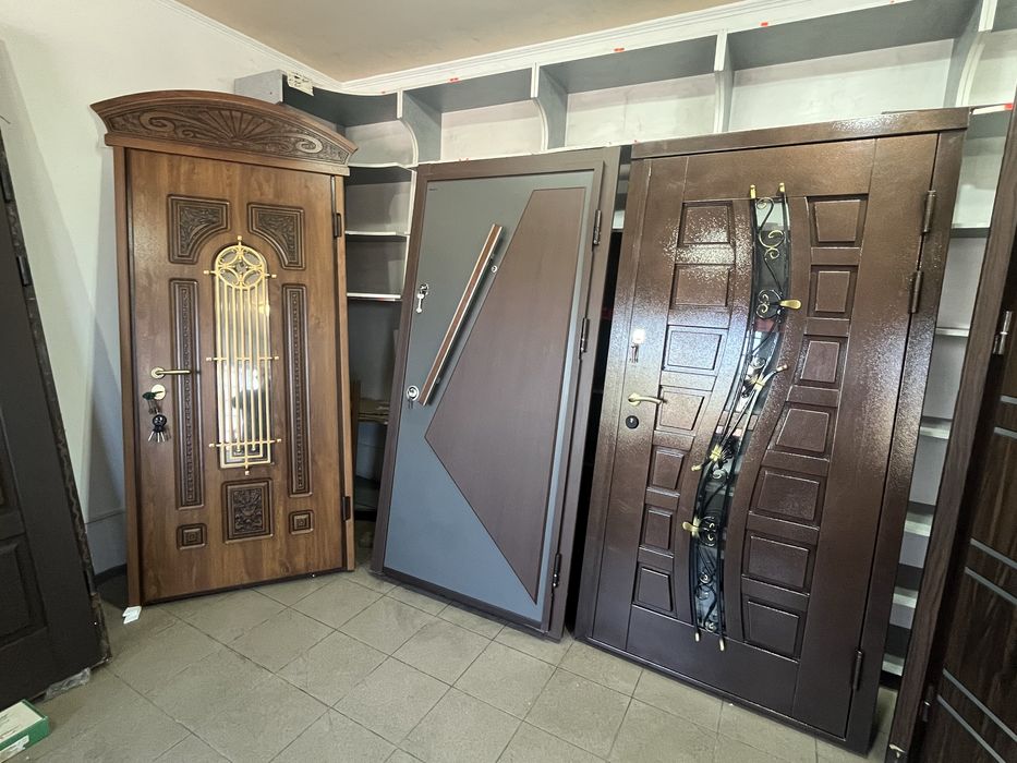 Двері вхідні броньовані РОЗПРОДАЖ