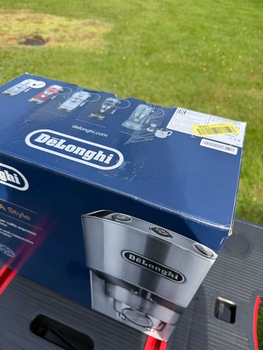 DeLonghi Dedica Style EC685.M ekspres kolbowy komplet