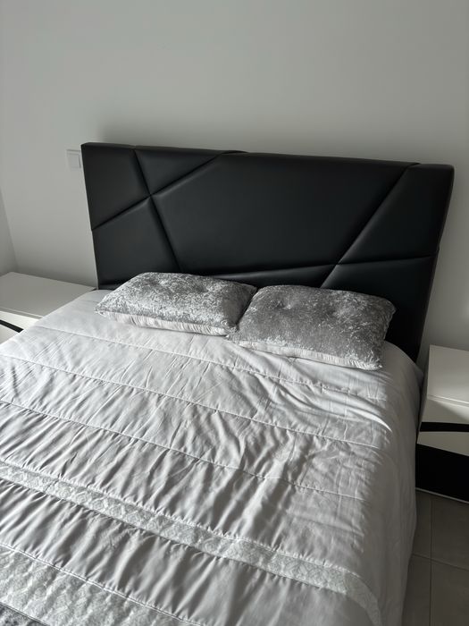 Cama casal com cabeceira