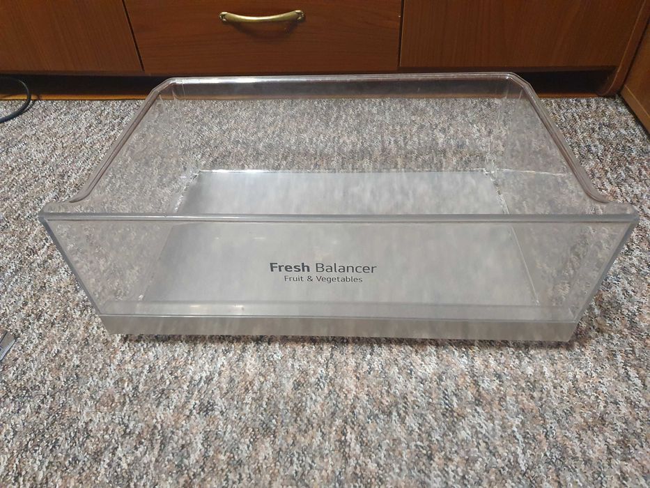 Szuflady i półki lodówki LG GBB72SWDFN