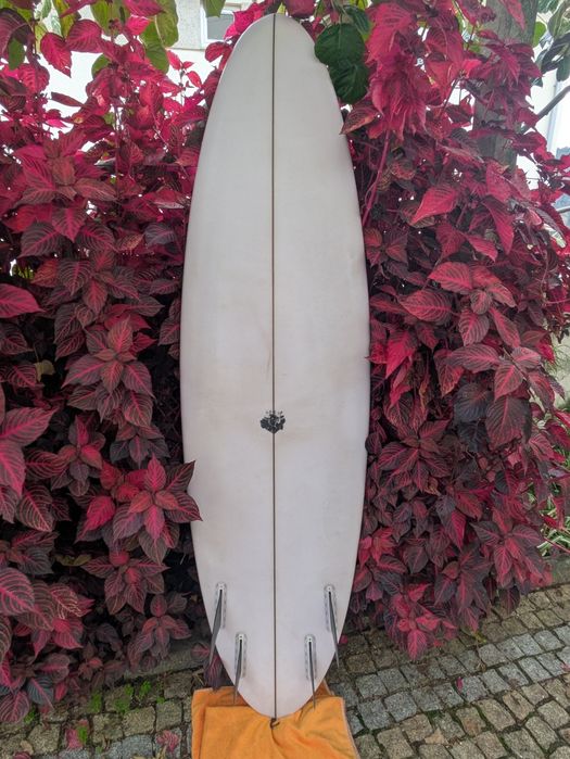 Surfboard nothing 6'8 parallax quad