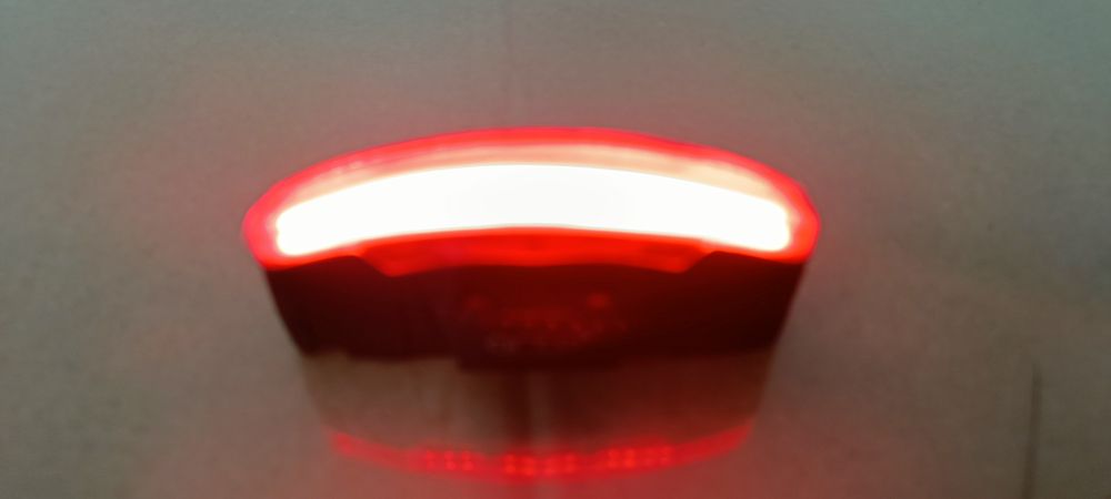 Tylna lampka Spanninga Arco USB .