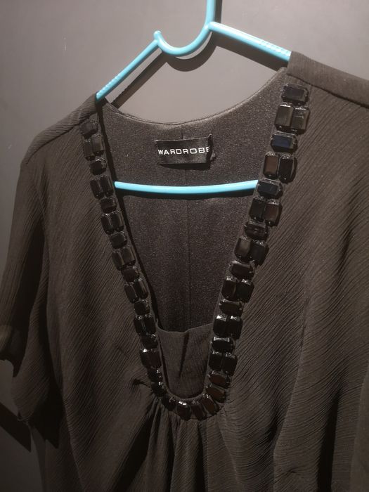 Czarna zwiewna sukienka z halką