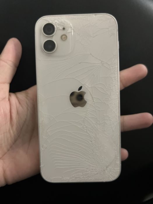 iphone 12 com traseira partida