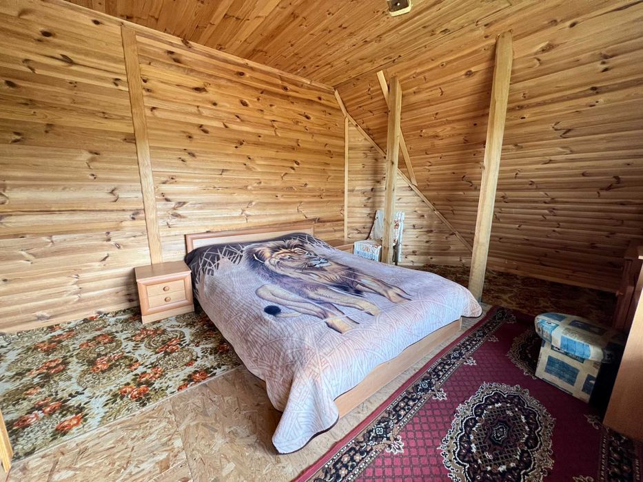 Будинок біля річки