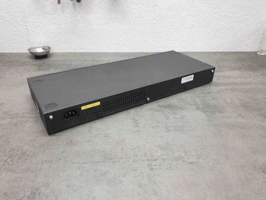 Switch 3Com 10/100 com 24 portas