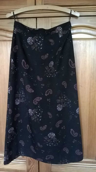 spódnica czarna we wzory