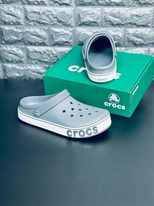 Crocs мужские серые сабо для отдыха и прогулок Новая коллекция! Crocs мужские Light Gray Стильные ежедневные кроксы