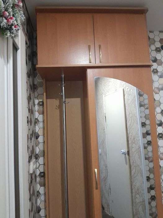 Прихожая с антресолью