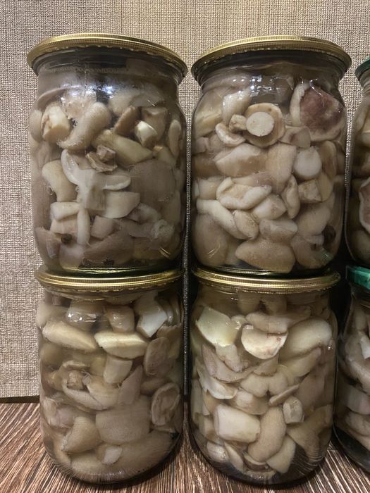 Мариновані гриби маслята