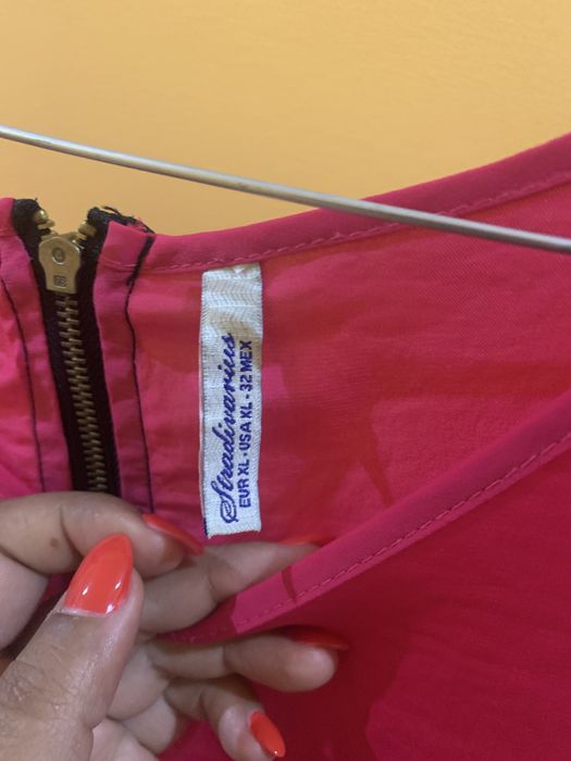 Blusa de mangas cavas rosa-choque “Stradivarius” tamanho XL