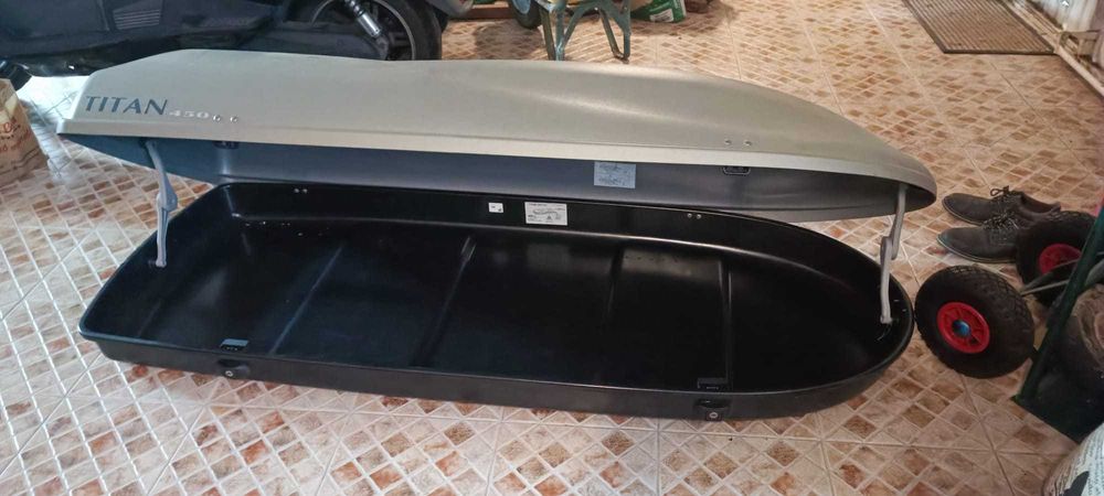 Mala de Tejadilho Titan 450 Litros. 300€ nova na Norauto.