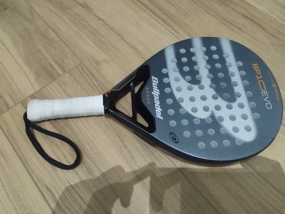 Rakieta do padla Bullpadel BP10EVO, stan bardzo dobry