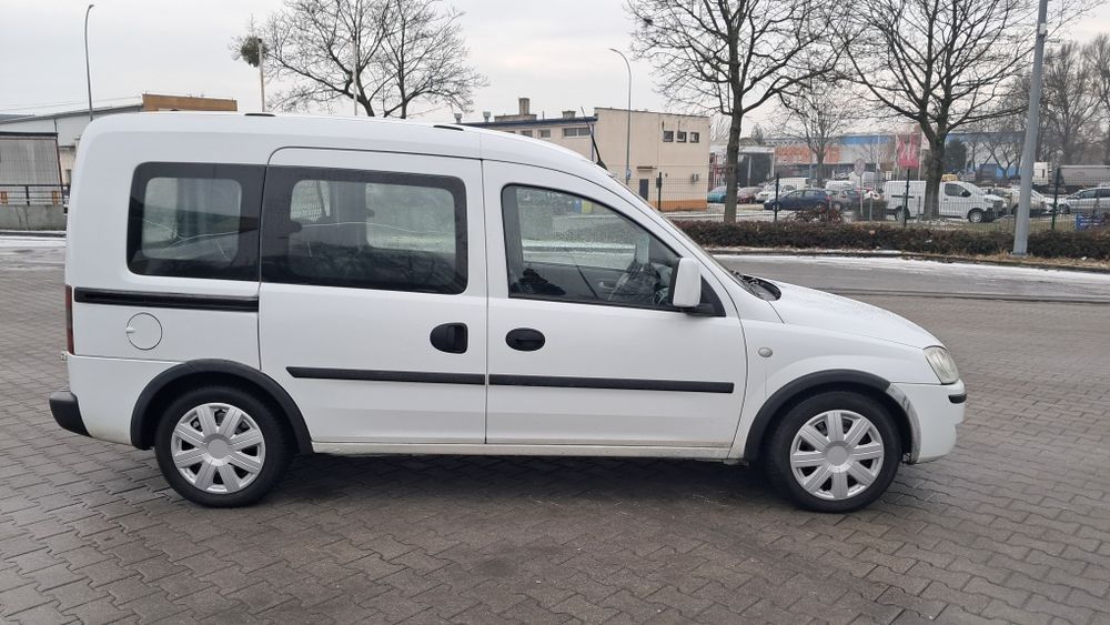 Opel Combo diesel 5 osób klimatyzacja