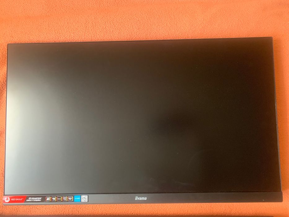 ZESTAW 5 monitorów plus uchwyty