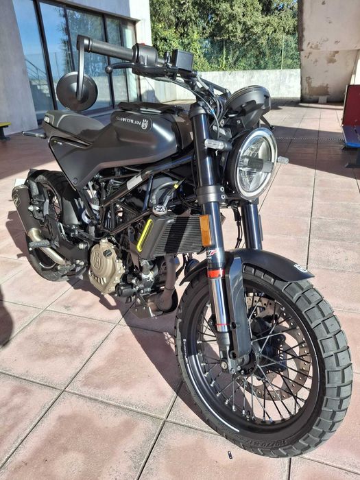 Vendo Husqvarna Svartpilen 125