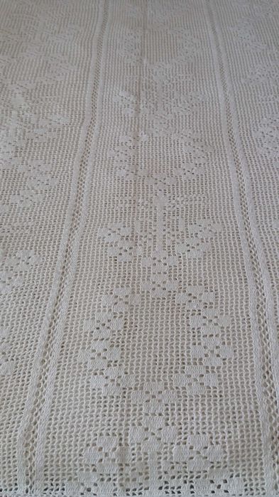 Colcha em renda feita à mão