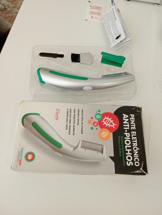 Pente elétrico mata piolhos