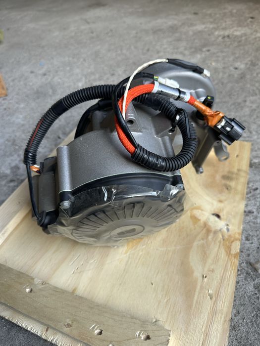 Nowy silnik elektryczny vespa electrica “fe”