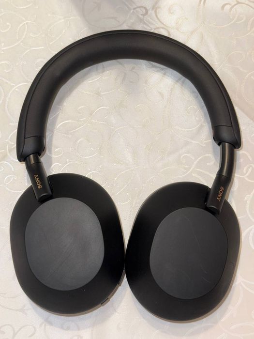 Sony 1000 xm-5. Black