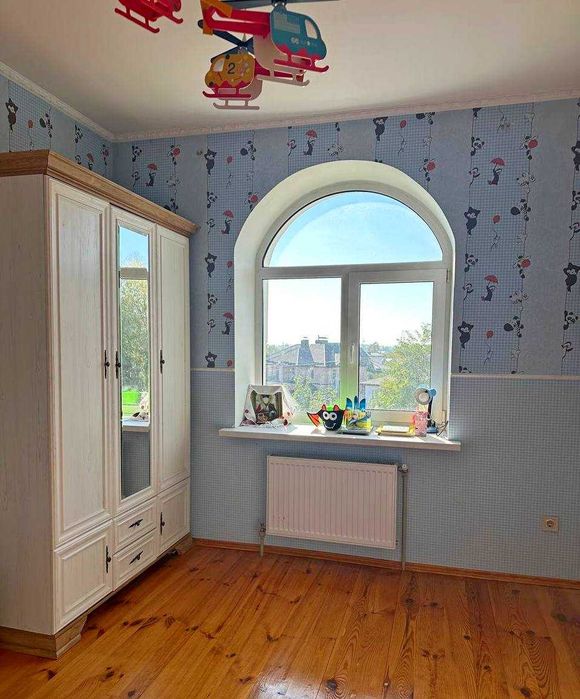 Продам чудовий будинок для вашої родини, з меблями та технікою. (SP)