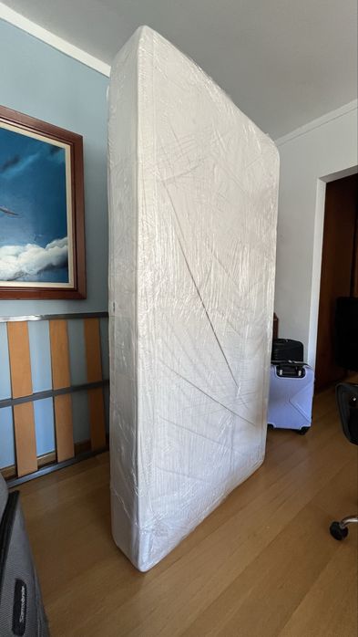 Colchão de mola + sommier + edredão solteiro