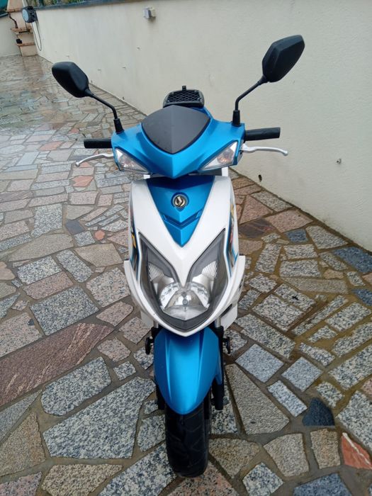 Vendo  Scooter bom estado