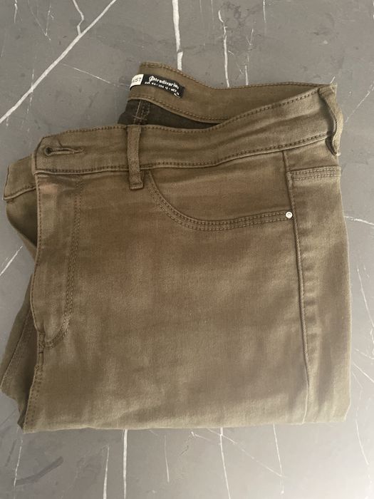 Vendo calças stradivarius