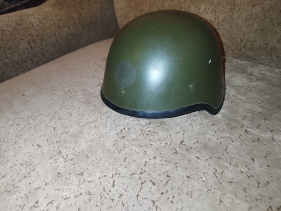 Продам каску за 1200гривень.