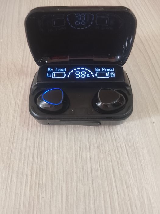 Fones praticamente novo