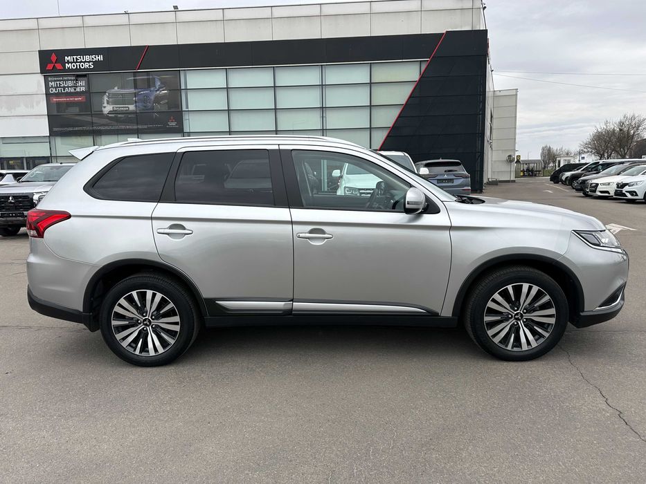 Mitsubishi Outlander Instyle 2022