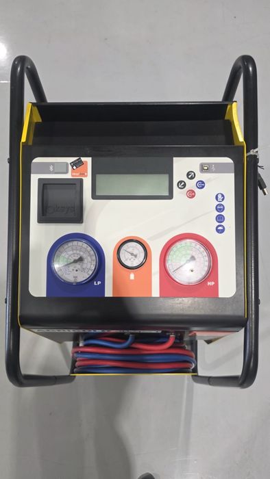 Vendo maquina carregamento  de AC para oesadis e ligeiros em estado novo. Tem 1 ano de uso.