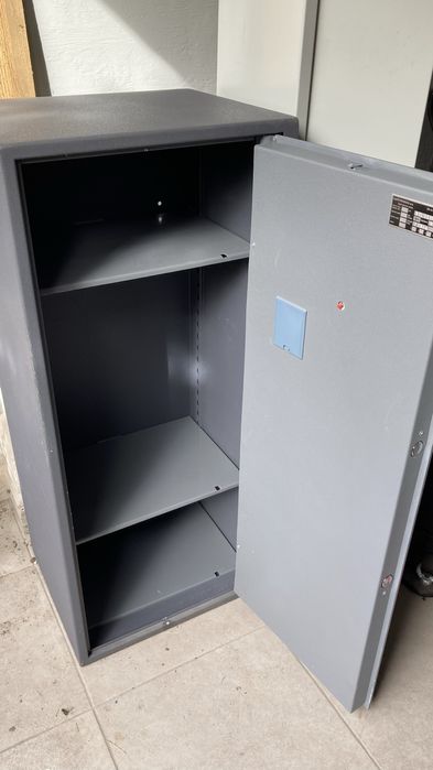 Сейф офисный Safetronics