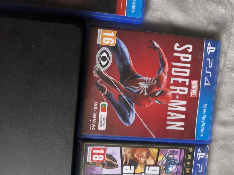PlayStation 4 como nova